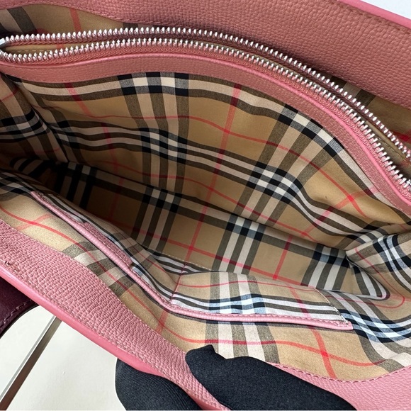 Burberry handbag - Picture 10 of 13